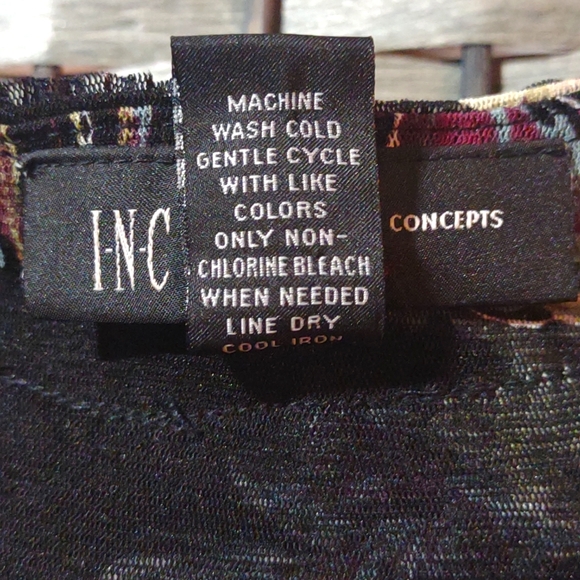 I.N.C. International Concepts Nylon Floral Blouse Empire Waist - Picture 9 of 11